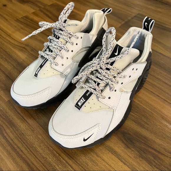 6Y Grey Nikes - Picture 1 of 5